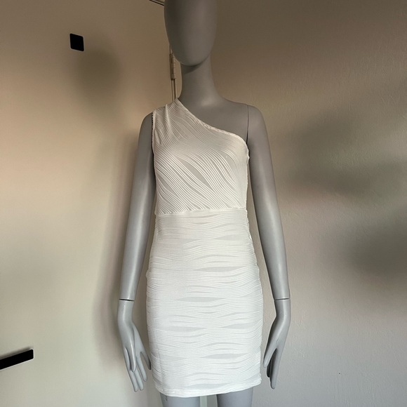 Update: SOLD! NWOT white one-shoulder dress - Picture 6 of 8